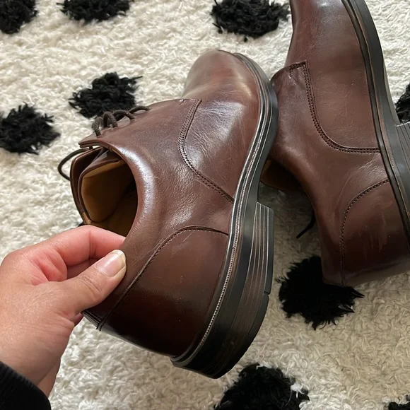 Viktor 9.5 Men's Brown Leather Dress Shoes - Picture 8 of 12